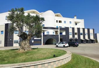 La Maison Latina Guest House has Balcony rooms