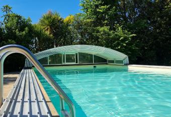 G  te  has Balcony rooms