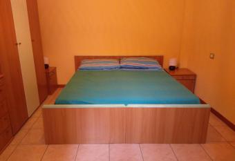 Lovere lake apartment allows 18 year olds to book a room