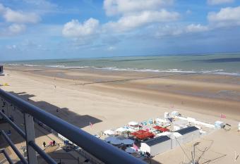 C view Casino allows 18 year olds to book a room