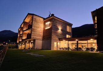 Vetta Alpine Relax has Balcony rooms