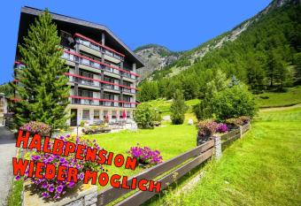 Hotel Alpenhof allows 18 year olds to book a room