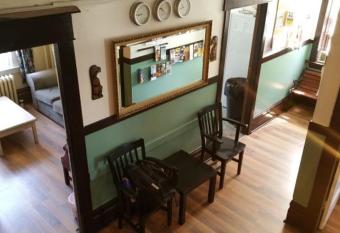 Main St Hostel allows 18 year olds to book a room