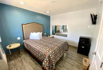 Dixie Motel allows 18 year olds to book a room