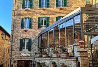 RESIDENCE IL GROTTINO has Balcony rooms