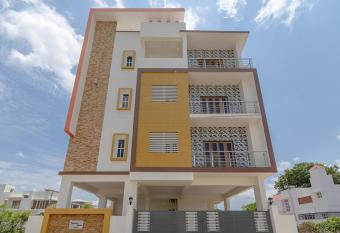 Holiday Stay Inn Serviced Apartments allows 18 year olds to book a room