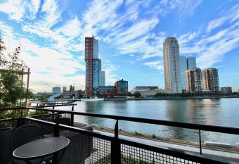 Bed, Bites & Business Hotel Rotterdam has Balcony rooms