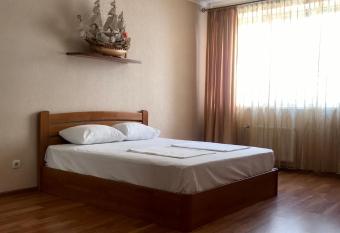 Apartments & Vernissage on Kostandi Street allows 18 year olds to book a room