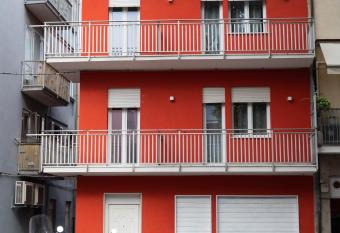 DIMORA ROSSA has Balcony rooms