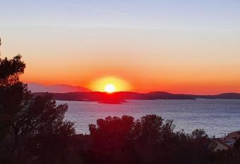 Apartman Filis allows 18 year olds to book a room