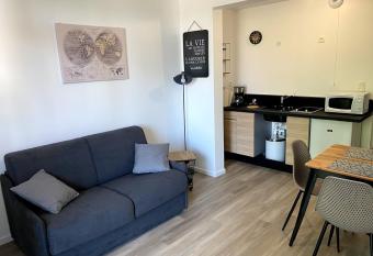 L industriel, T2, wifi et parking has Balcony rooms