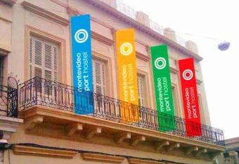 Montevideo Port Hostel has Smoking/Balcony rooms