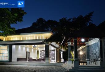 Villa Sanlias has Balcony rooms