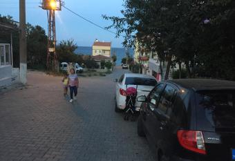 Denize 20 ad  m full e  yal   daire has Balcony rooms