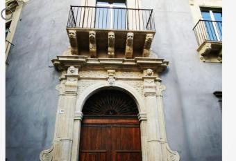 PALAZZO GEREMIA - LE dimore dell Antiquario has Balcony rooms