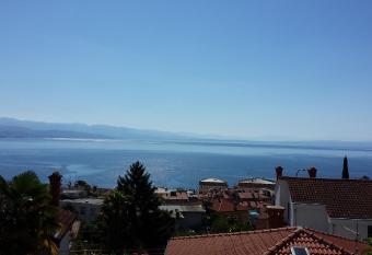 Beautiful View Apt 1 has Balcony rooms