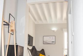 Casa Rural - Apartments 4 you - La Nucia allows 18 year olds to book a room