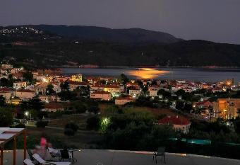Foinikounta view has Balcony rooms
