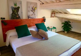 Green Rooms Ferrara has Balcony rooms