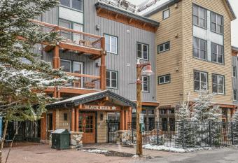 Black Bear 2 Bed 2 Bath BBCS has Balcony rooms