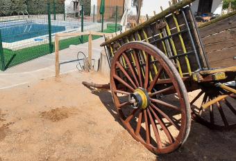 CASA RURAL LA CERCA has Balcony rooms