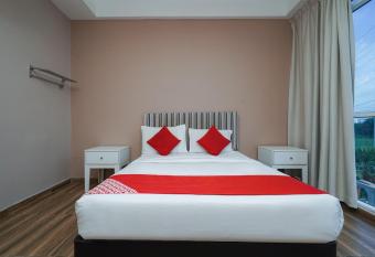 Super OYO 90729 New Bangi Gateway Hotel allows 18 year olds to book a room