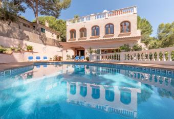 Villa Costa De Blanes has Balcony rooms
