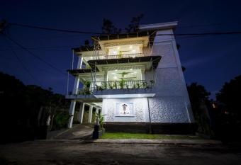 Umah Santi Residence allows 18 year olds to book a room