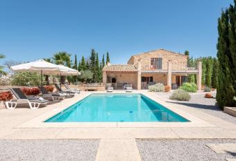 Ses Eres has Balcony rooms