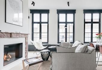 MAISON12 - Design apartments with terrace and view over Ghent towers has Balcony rooms