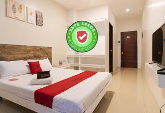 RedDoorz @ Golite Washington allows 18 year olds to book a room