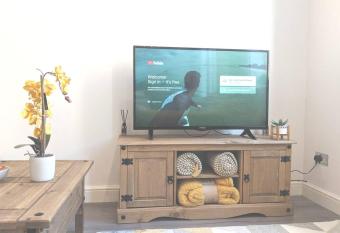 NEW APARTMENT - Offline Bookings on 079-504-13594 allows 18 year olds to book a room