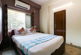 Super OYO Flagship Adri Hotels Near Dum Dum Metro Station allows 18 year olds to book a room