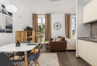 Apartments Harbour View has Balcony rooms