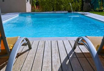 La Maison Des Artistes has Balcony rooms