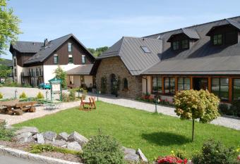 Landhotel Rittersgr  n has Balcony rooms