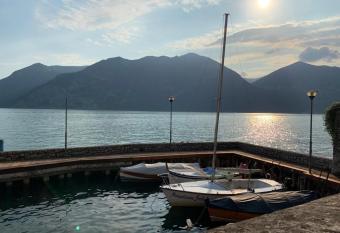 Al Porticciolo - Casa Vacanze has Balcony rooms