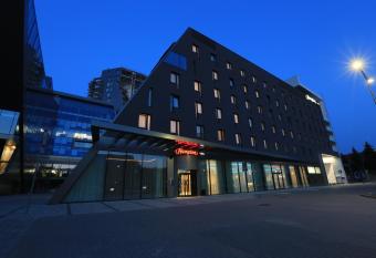 Hampton By Hilton Olsztyn allows 18 year olds to book a room