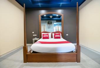 OYO 1160 Top Inn Lam Luk Ka allows 18 year olds to book a room