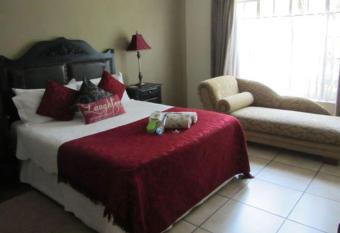 Maroela Guesthouse Brits has Balcony rooms