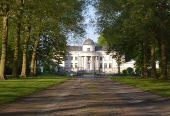 Kasteel Duras allows 18 year olds to book a room