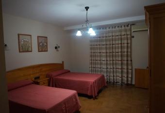 Hostal Ana has Balcony rooms