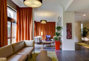 Privil  ge Appart H  tel Saint Exup  ry allows 18 year olds to book a room