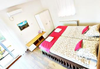 MAGENTA Apartments has Balcony rooms