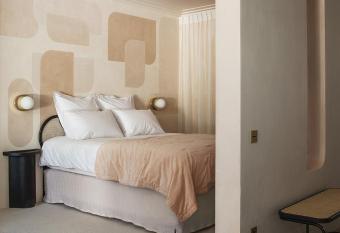 Studio Penelope Hometel allows 18 year olds to book a room