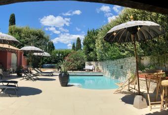 VILLA MATHIS has Balcony rooms