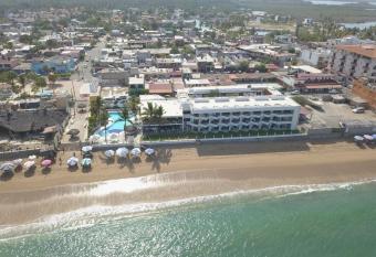 Hotel Barra de Navidad has Balcony rooms