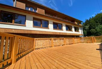 J  chymoff has Balcony rooms