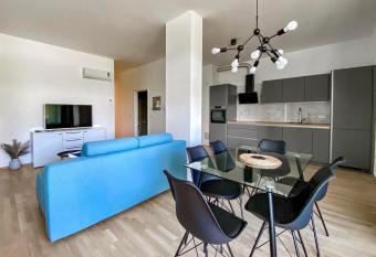 Seaview Apt Koper 1 has Balcony rooms