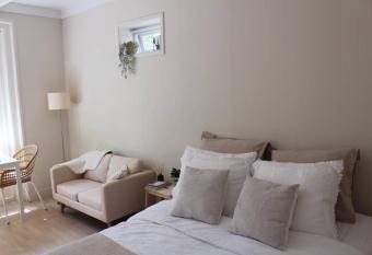 Nieuwe luxe studio dichtbij centrum Deventer en Thermen Bussloo allows 18 year olds to book a room